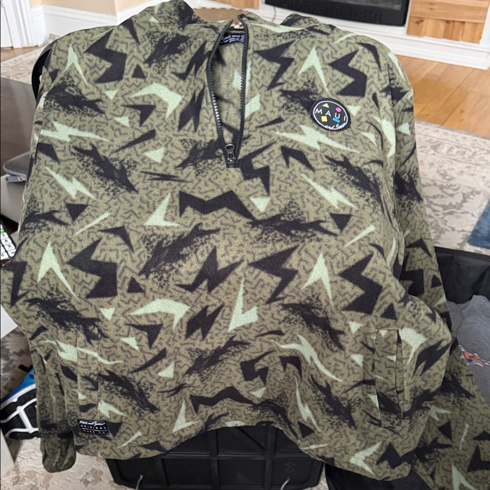 Maui and Sons Olive Green Camo colored 1/4 Zip Fleece Jacket